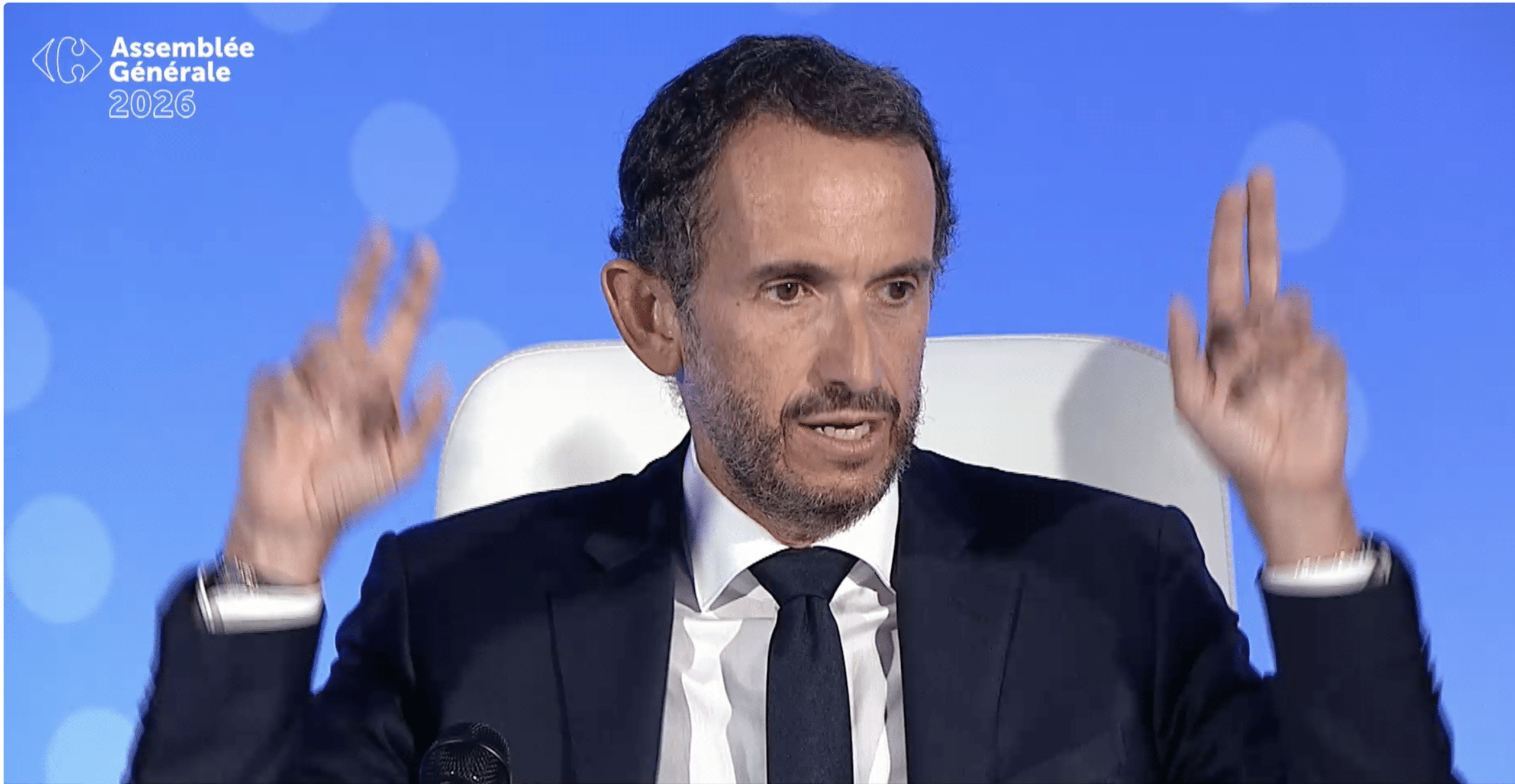 Alexandre Bompard durant l'AG 2026